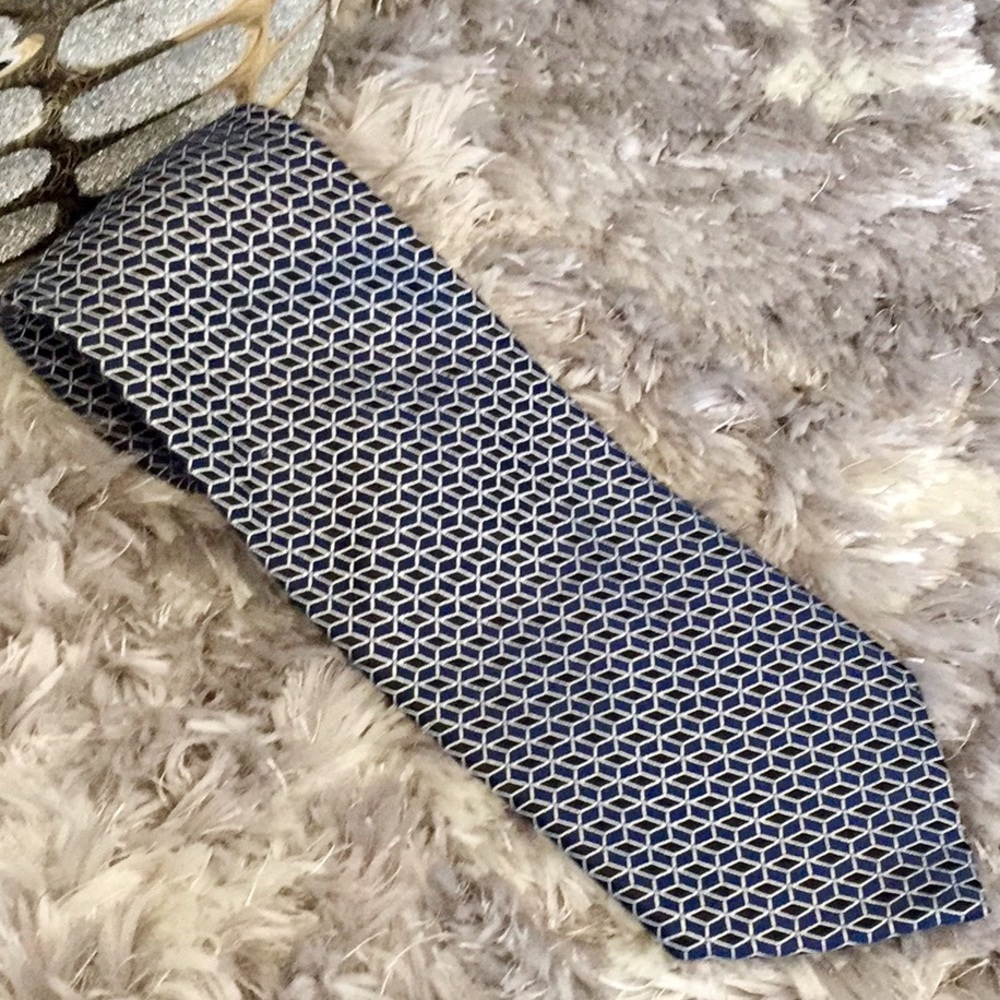 Versa Men Tie - Picture 2 of 3